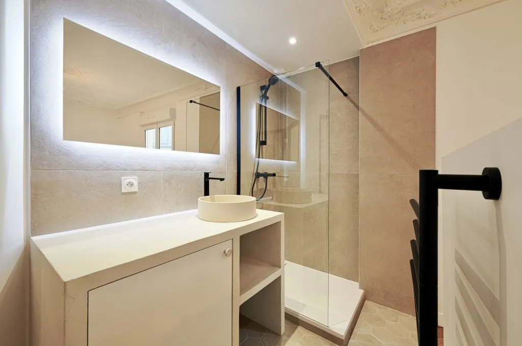 Appartement rénové par Renovtaloc à Paris 8 – Projet Moscou
