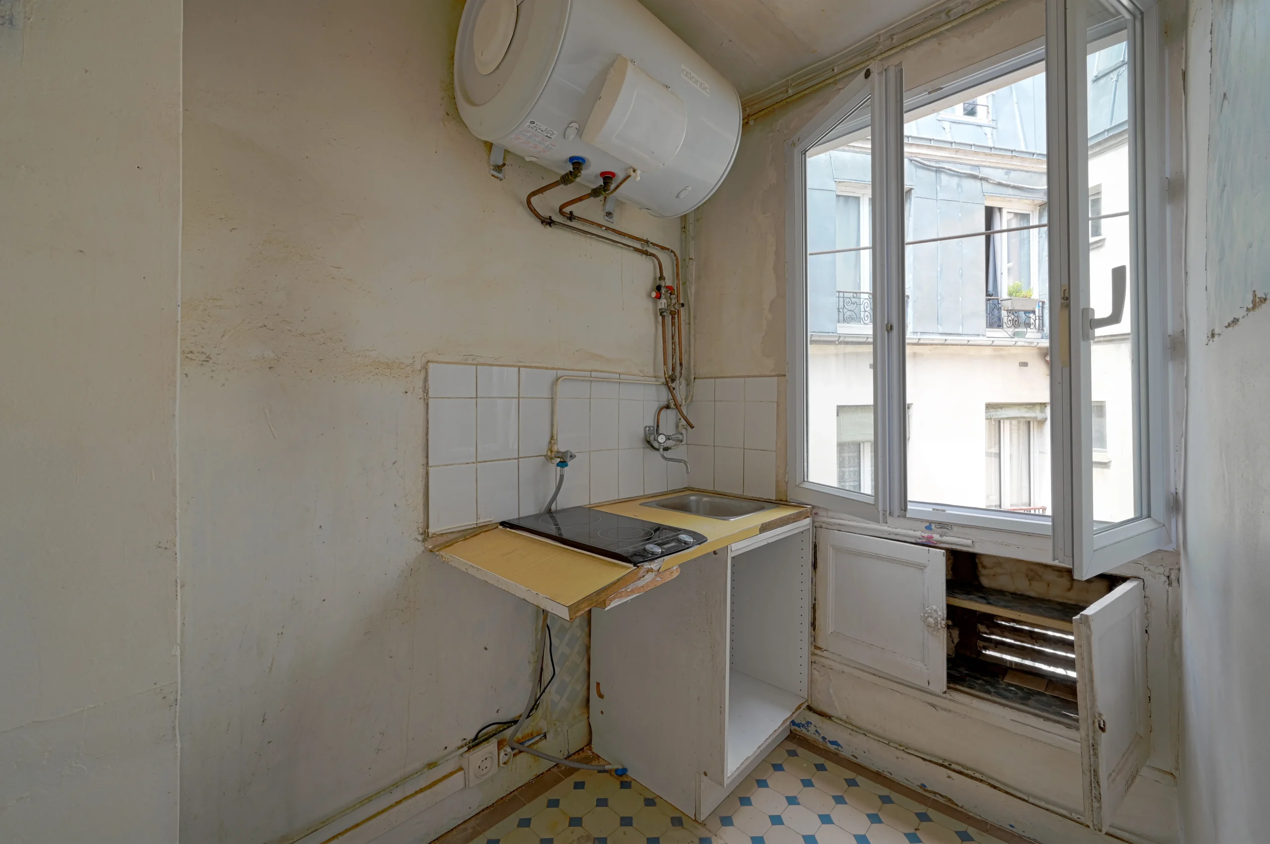 Projet Moscou avant rénovation de cuisine moderne appartement haussmanien à paris 8
